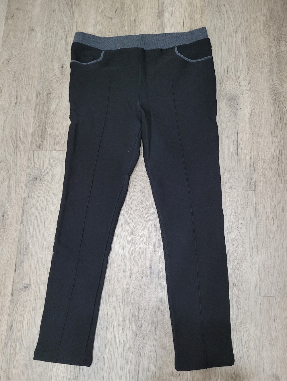 2/$20 Y2K Black & Grey Pull Up Pants Size: Large